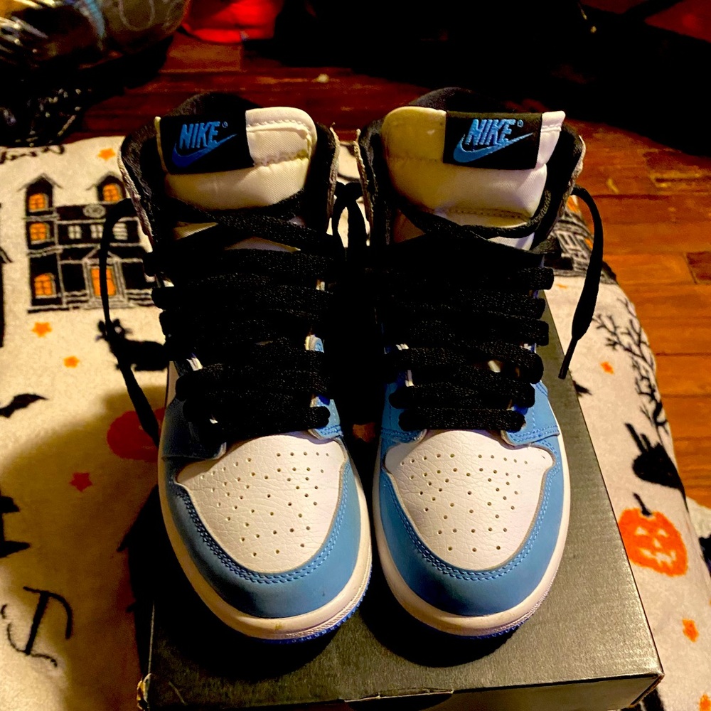 Jordan 1 mid